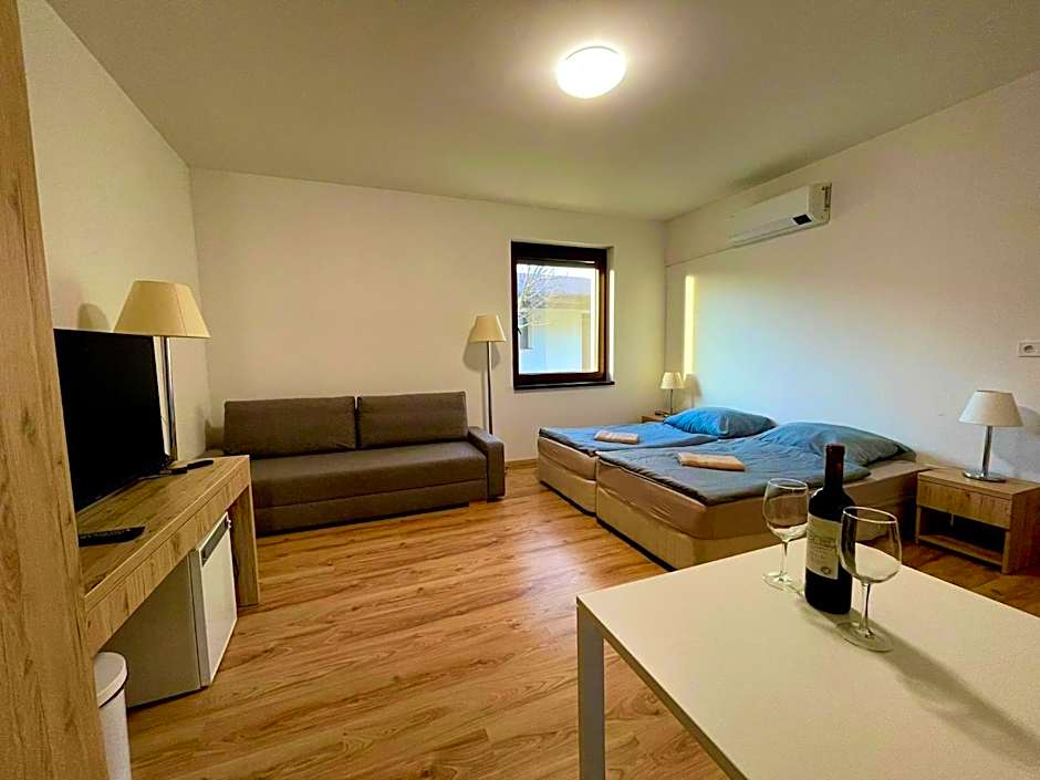 Photo 1 of 11 of Apartment