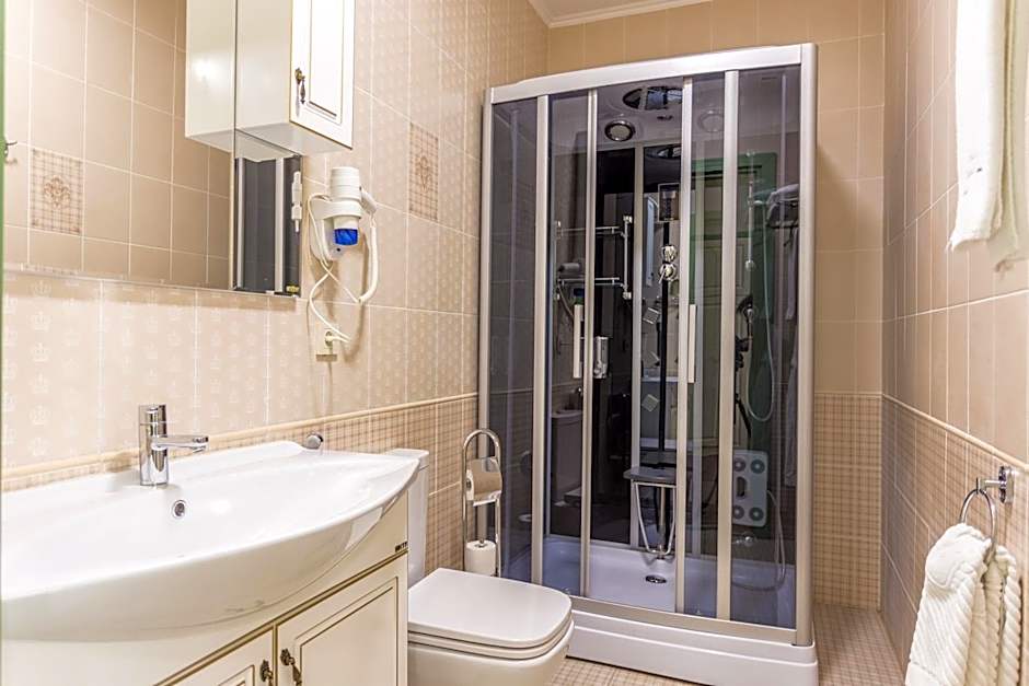 Grand Sapphire Hotel