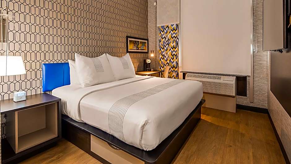 GLo Best Western Brooklyn NYC