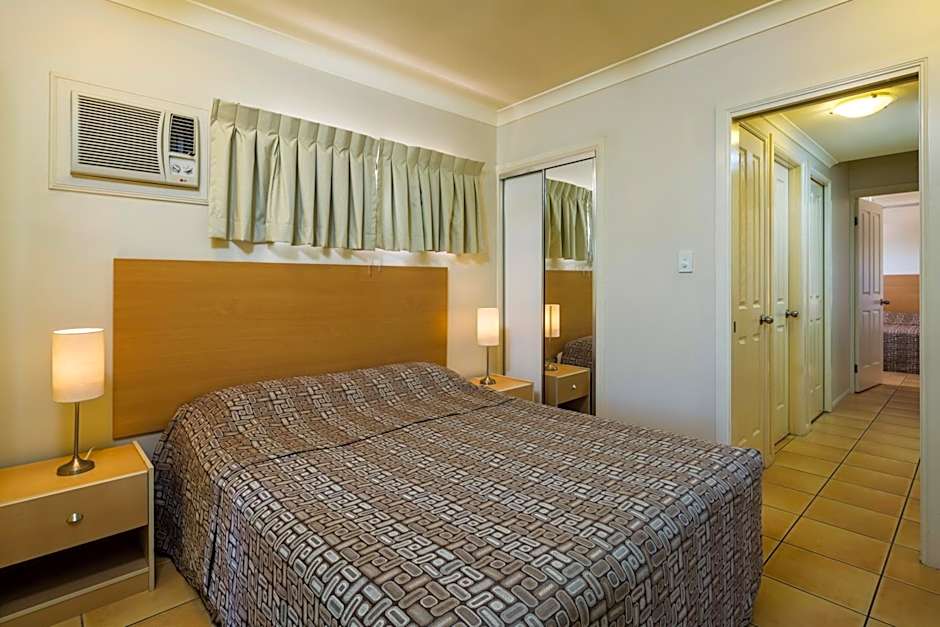 City Plaza Apartments