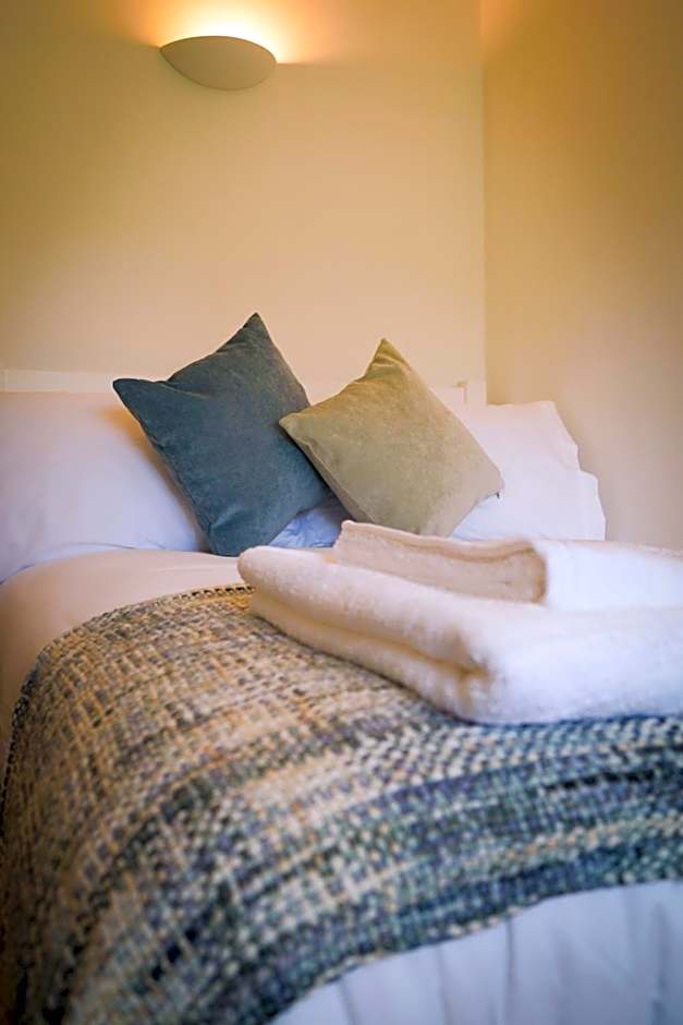 Lemon Tree Rooms - Newly Refurbished Coastal Stay