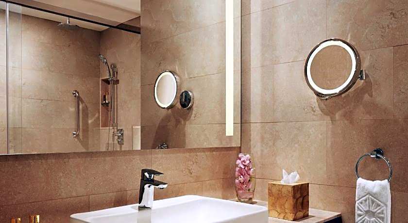 Taj Swarna, Amritsar