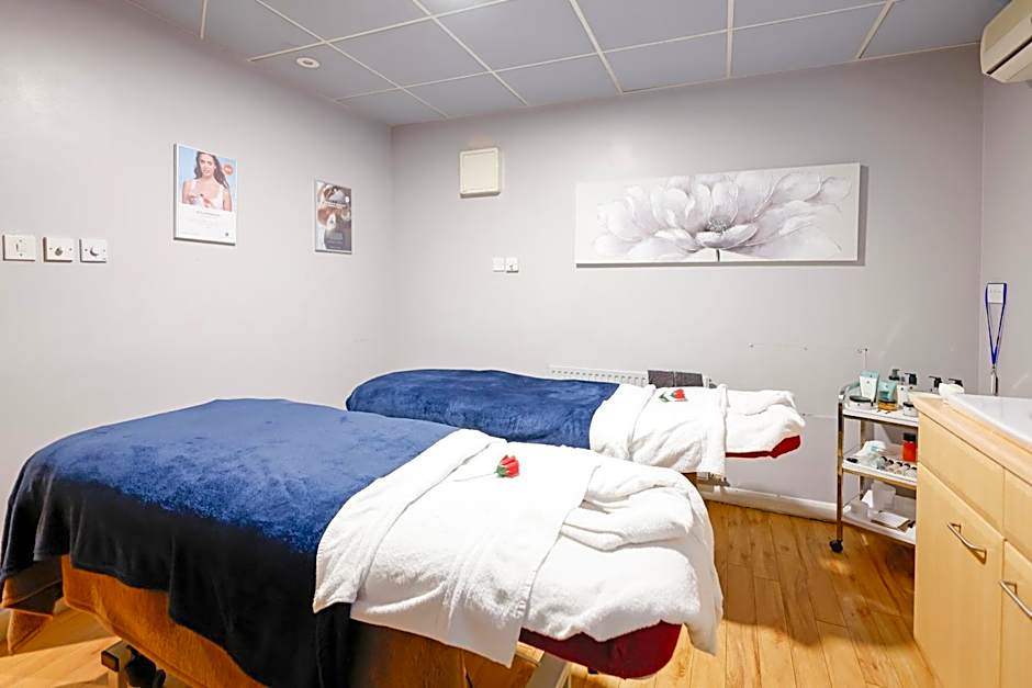 Gloucester Robinswood Hotel By Sunday
