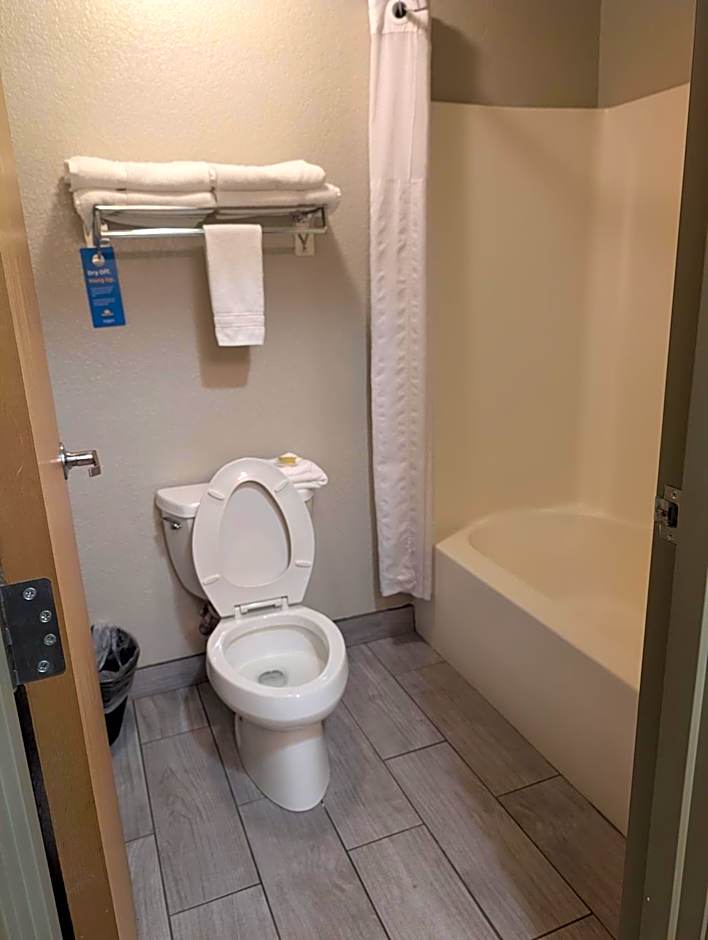 Days Inn & Suites by Wyndham Castle Rock