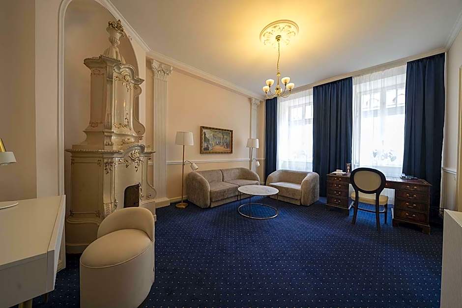 Hotel Embassy