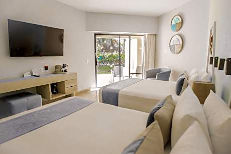 Superior Garden 2 Queen Non-Smoking