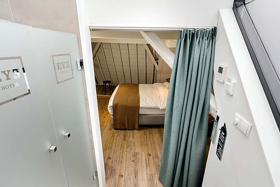 Eye Hotel