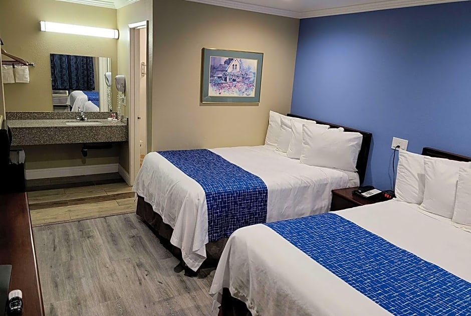 Travelodge by Wyndham Clearlake