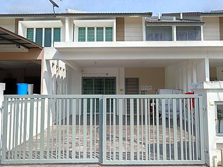 KARAK INDAH HOMESTAY