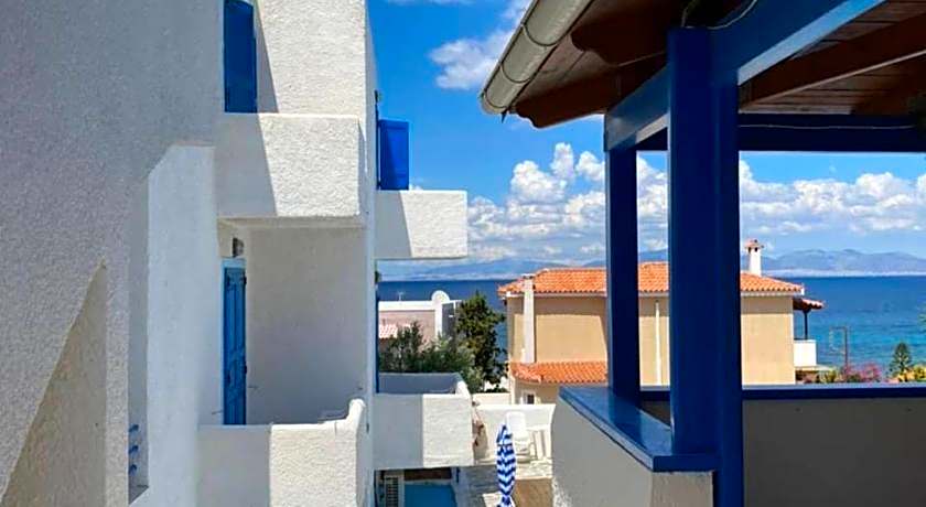 Blue Dolphin Studios and Apartment