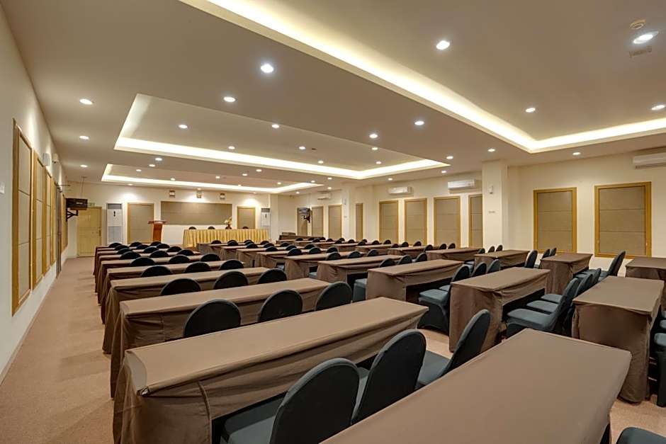 Jolin Hotel Panakkukang by LIFE