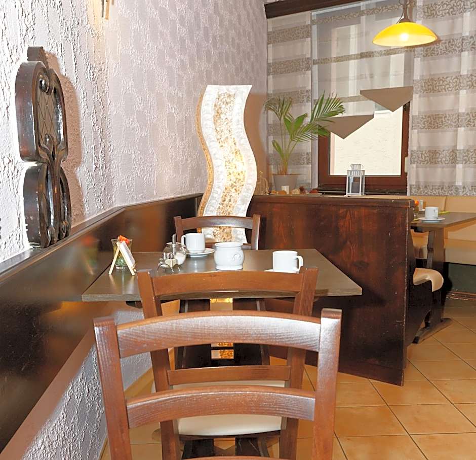 Hotel Hüttl - Garni