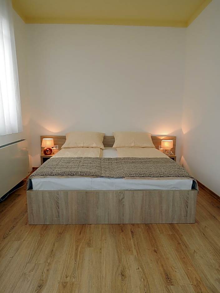 Hotel Logavina 8 Garage Parking