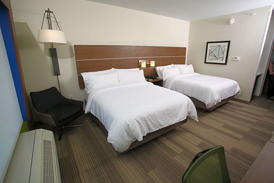 Holiday Inn Express & Suites Lincoln Airport, an IHG Hotel