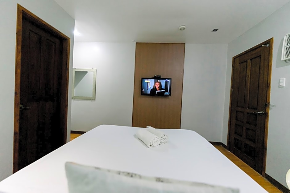 Madonna Hometel and Suites