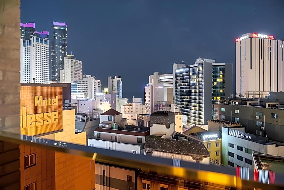 Hound Garden&Terrace Hotel