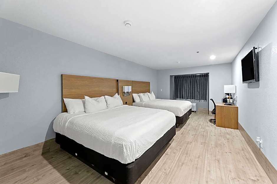 Photo 1 of 5 of 2 King Beds, Suite, Non-Smoking