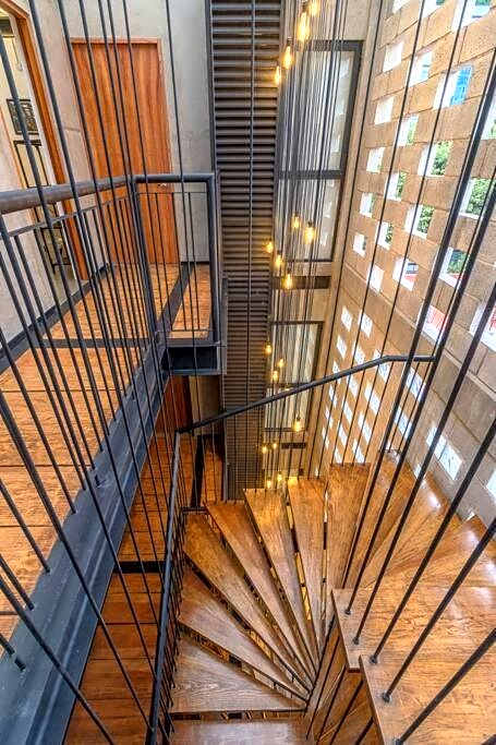 L102 New studio apt 1Bdrm 1bath AC Rooftop