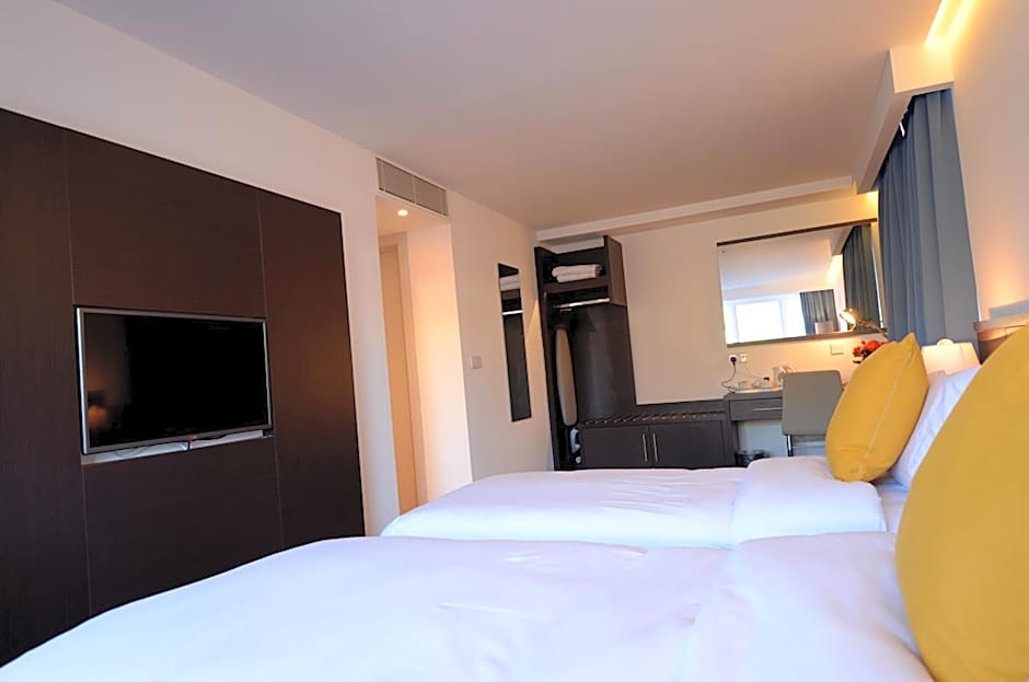 Pelican London Hotel And Residence