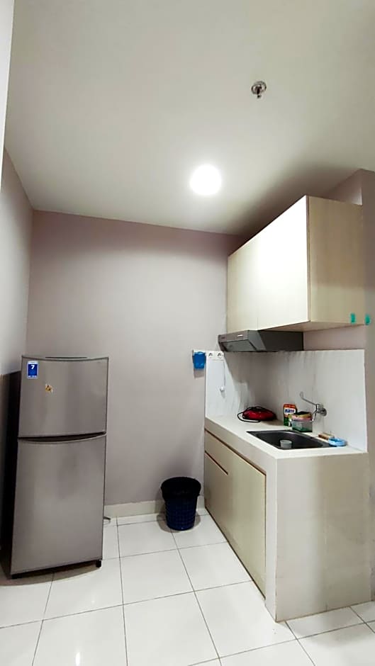 Kozy Room Sentul Tower Apartemen