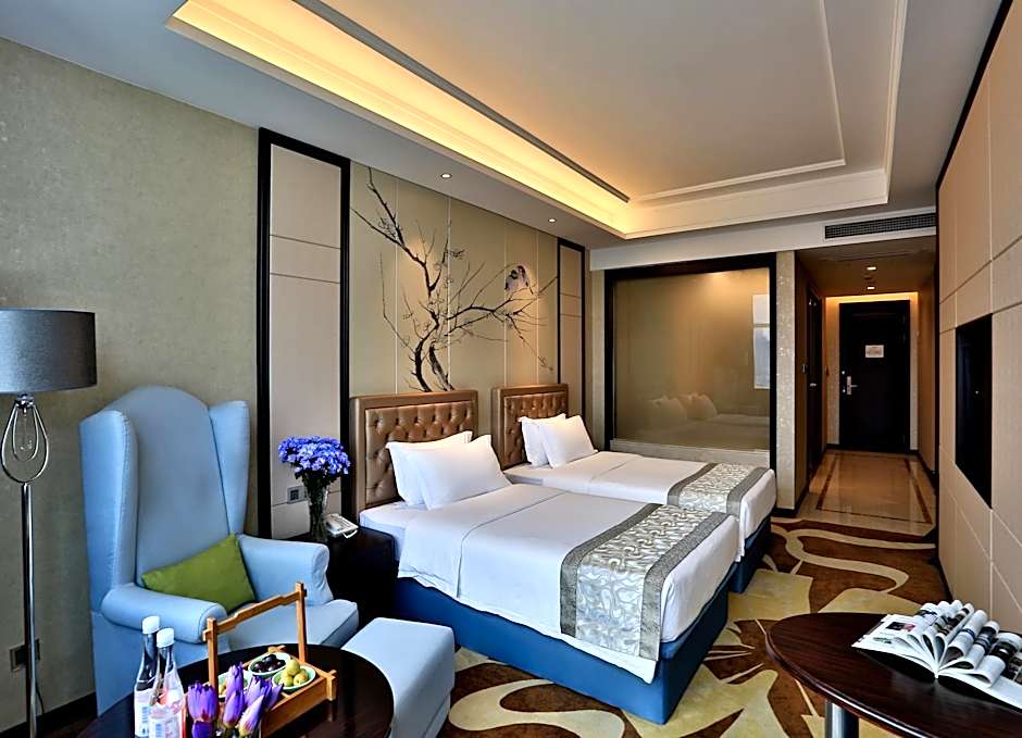 Yiwu Zhonglian Kaixin Hotel