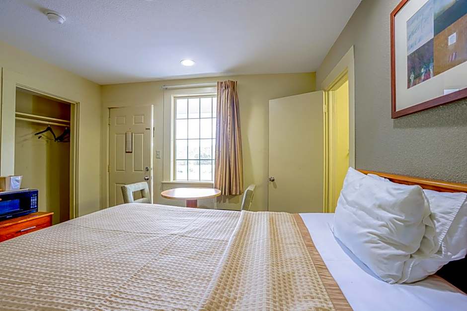 Budget Inn By OYO Natural Bridge I-81