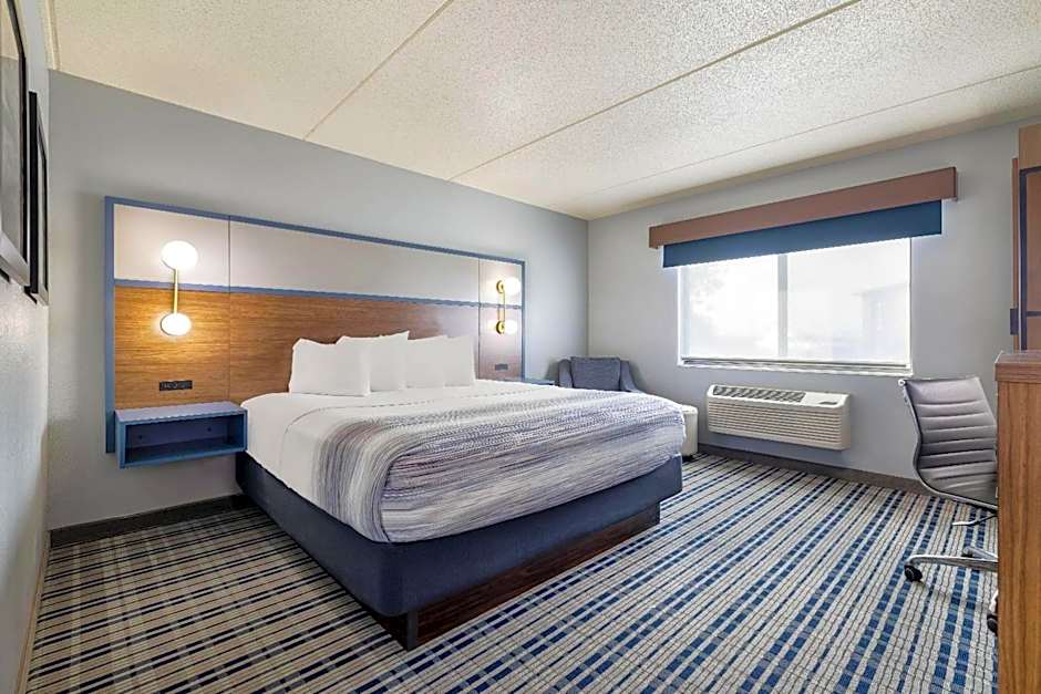 AmericInn by Wyndham Chamberlain - Conference Center