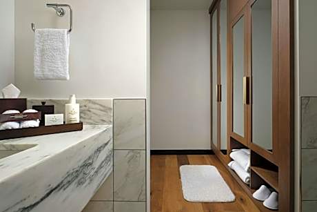 Sable Suites, Suite, 1 King, Sofa bed