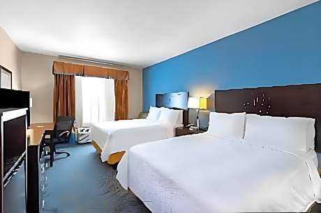 2 Queen Suite Mobility Accessible Tub
