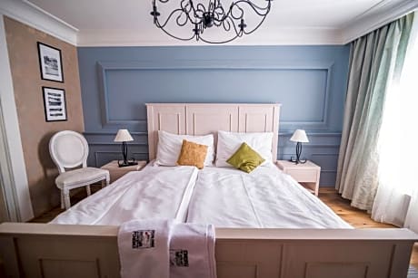 Deluxe Double Room with Castle View