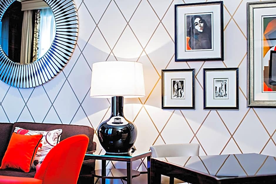 Prince de Galles, a Luxury Collection hotel, Paris