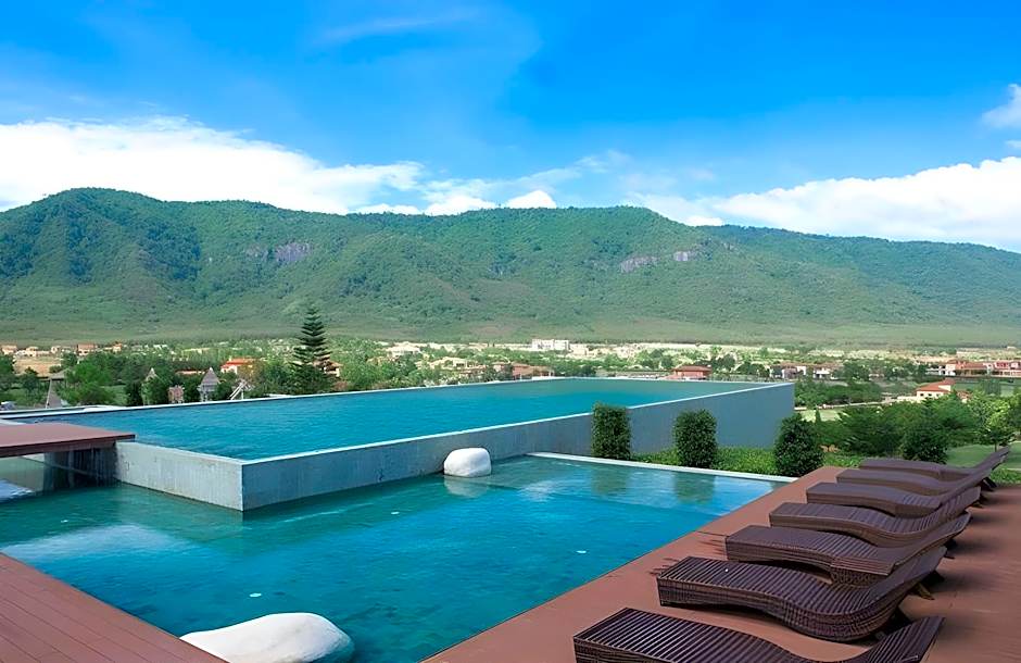 Toscana Valley Town Square Suites