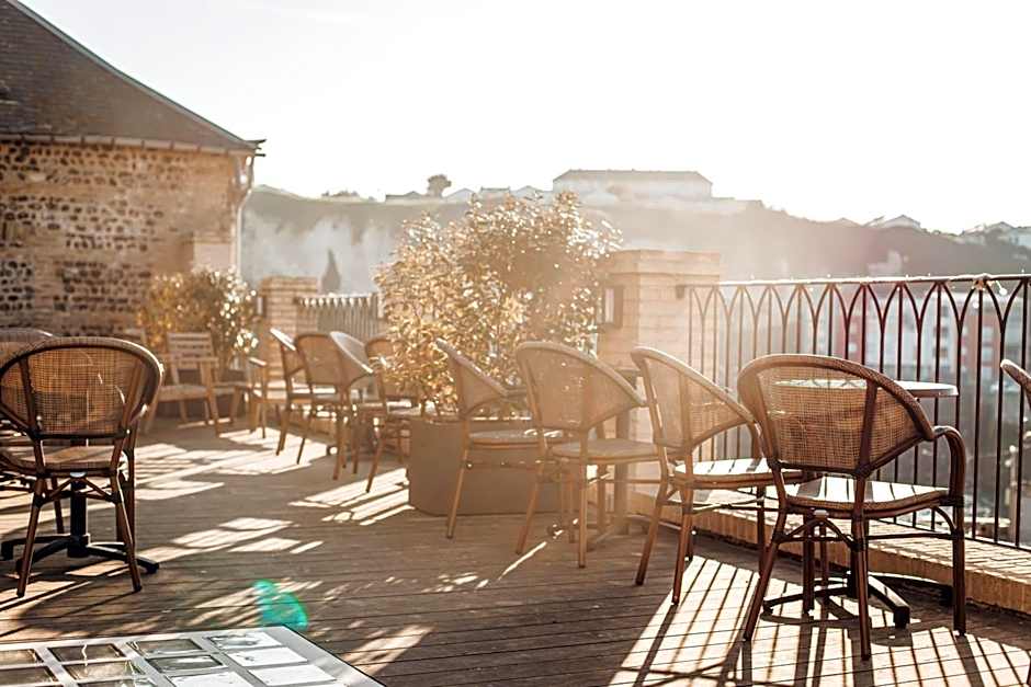 LA TOUR AUX CRABES près de la plage