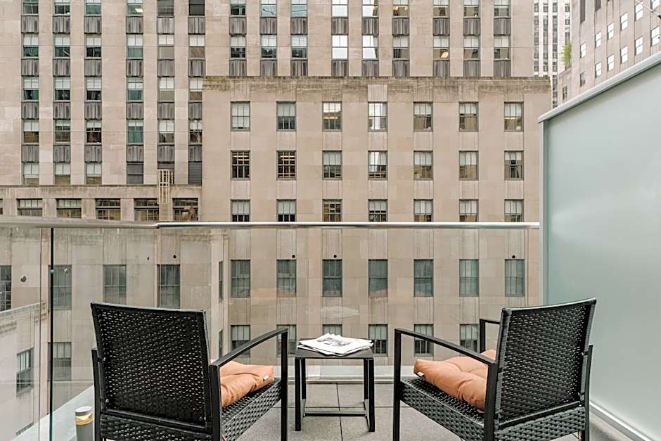 The Jewel, a Club Quarters Hotel, Opposite Rockefeller Center