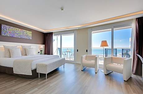 Junior Suite Side Sea View (2 Adults)