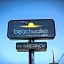 Beachwalker Inn & Suites