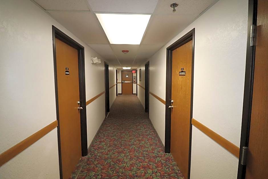 Travelodge by Wyndham Redwood Falls