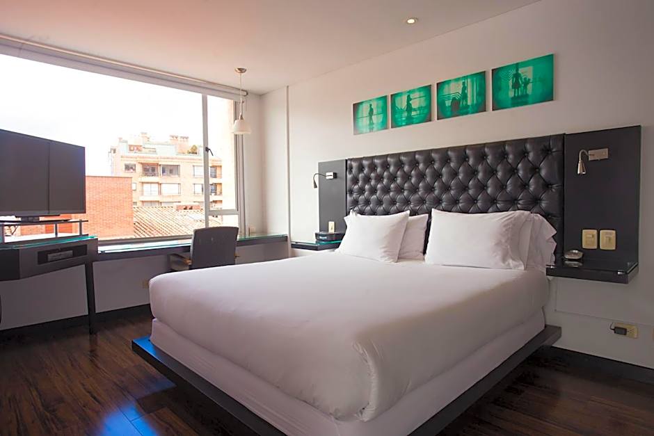 Hotel 104 Art Suites