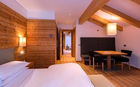 Suite with Whirlpool