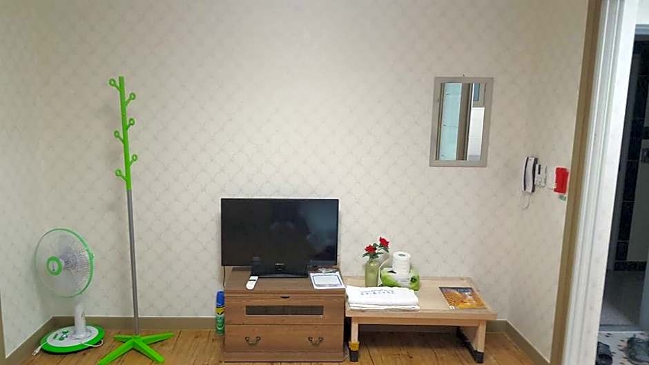 THE 1st Andong Hostel