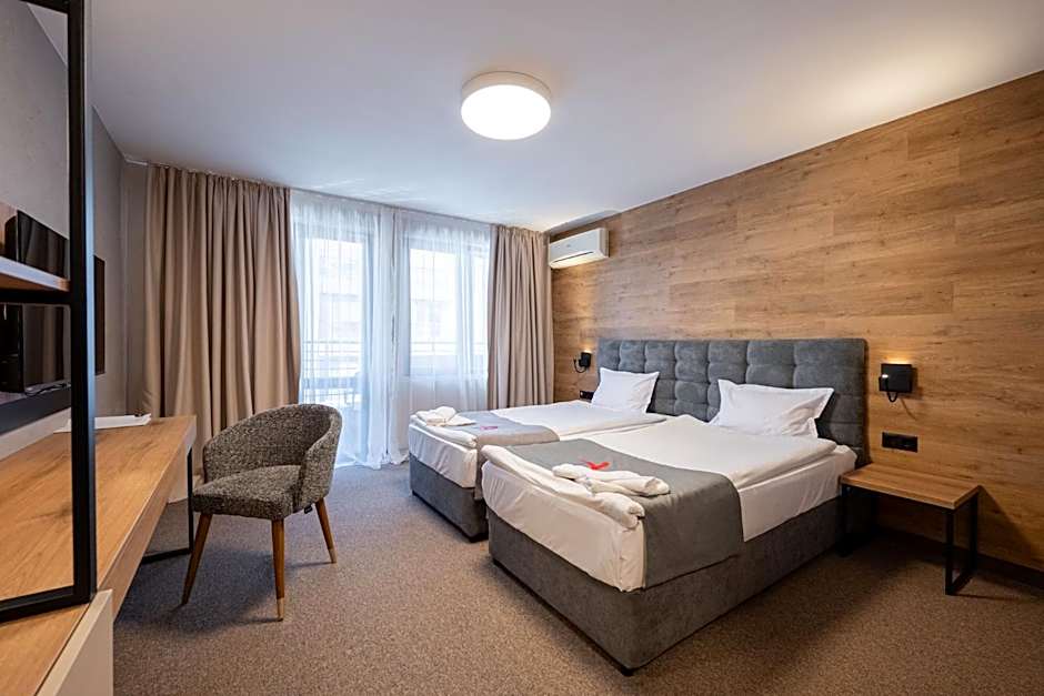 Avenue Hotel