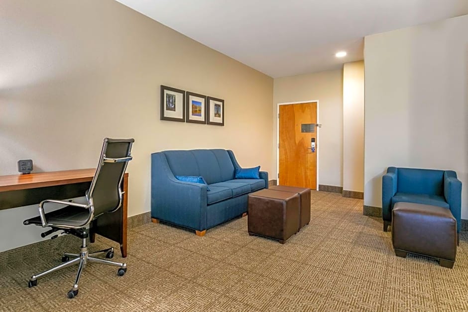 Comfort Suites