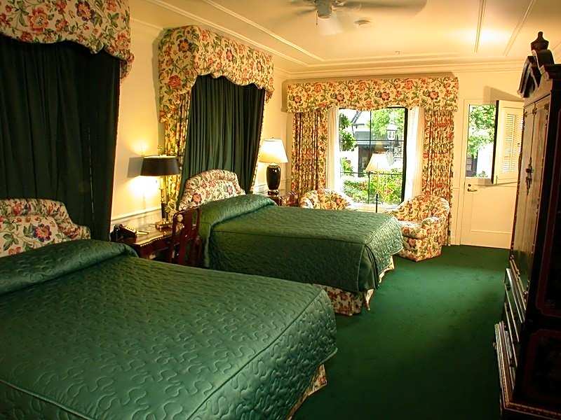 Pine Inn