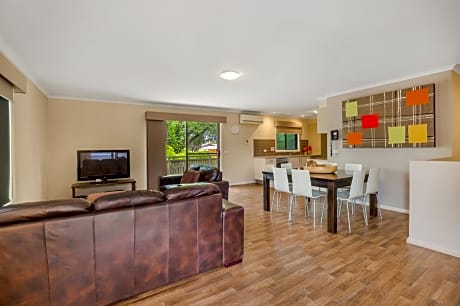 Two-Bedroom Apartment - Apartments on High