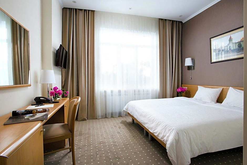 Alexandrovskiy Hotel