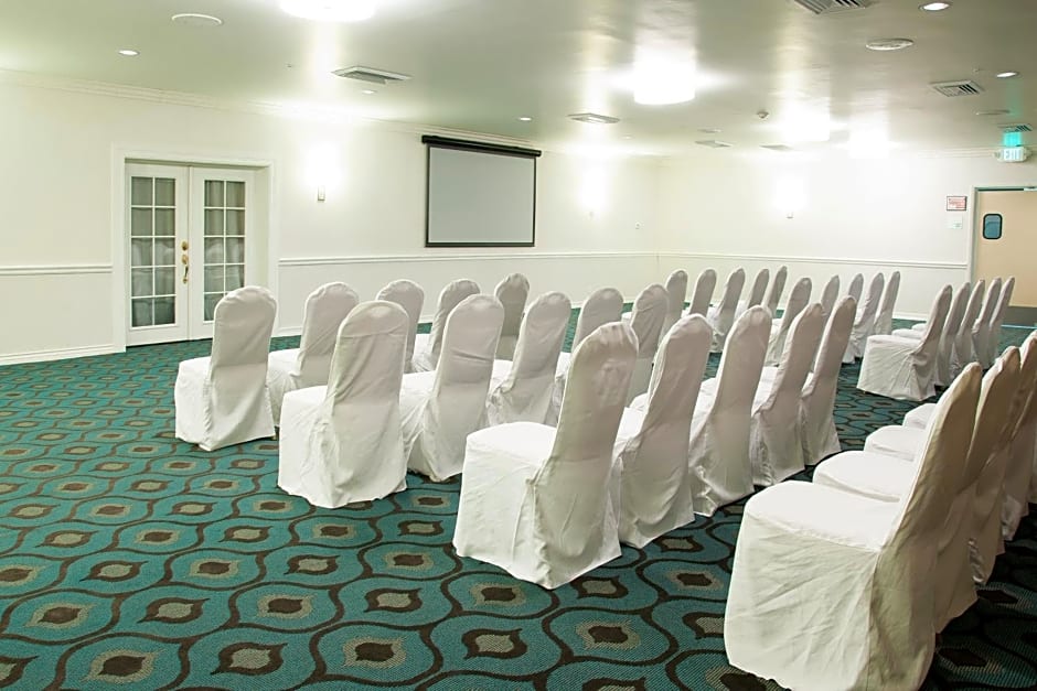 Holiday Inn Victorville By IHG