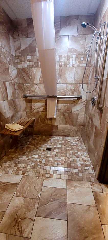 Days Inn by Wyndham Cadillac