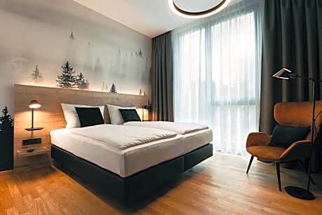 TARGET WORLD Hunter's Lodge