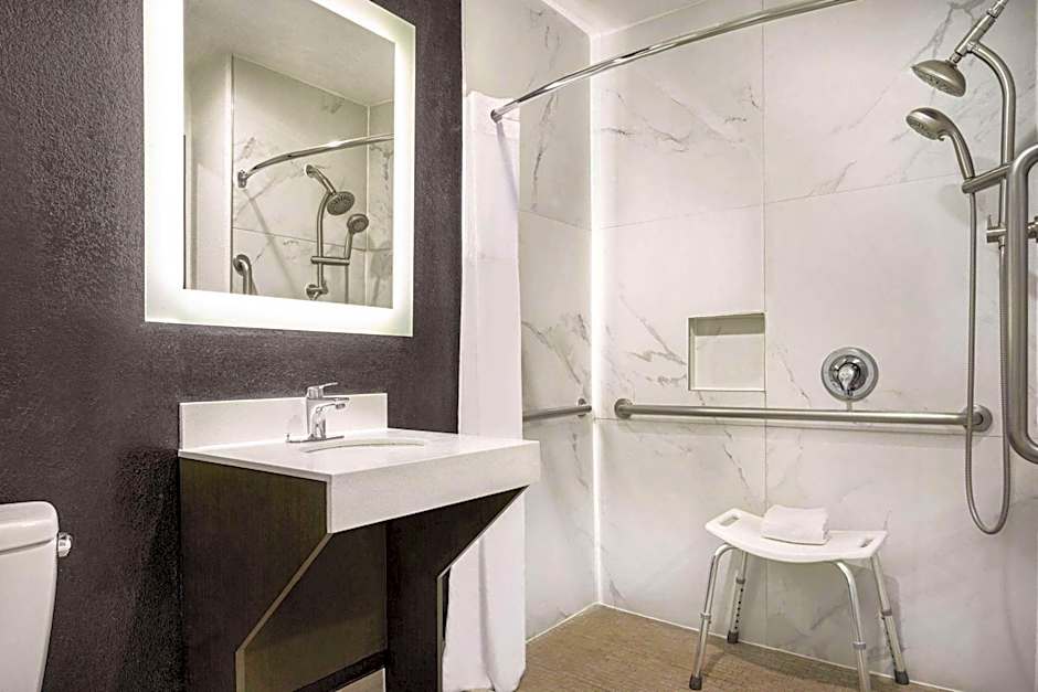 La Quinta Inn & Suites by Wyndham Hesperia Victorville