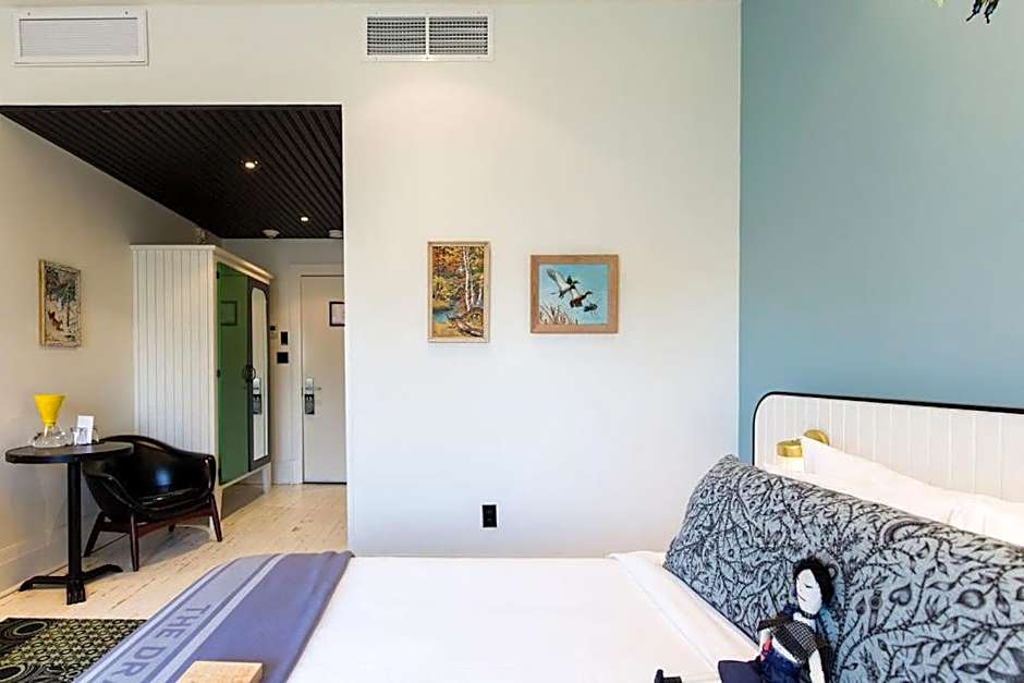 Drake Devonshire and Motor Inn